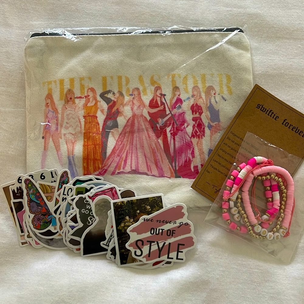Taylor Swift Forever Bundle